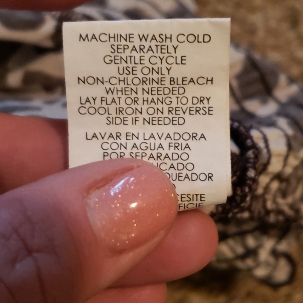 Leopard print top. - Picture 6 of 6